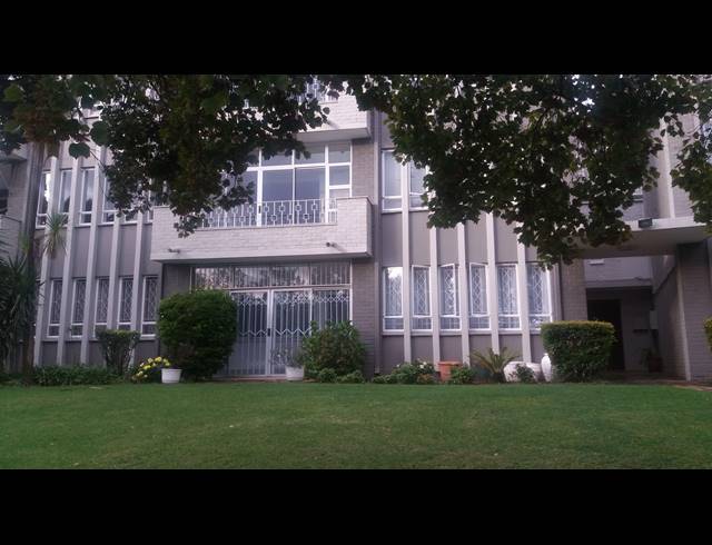 1 BEDROOM APARTMENT TO LET IN PARKMORE